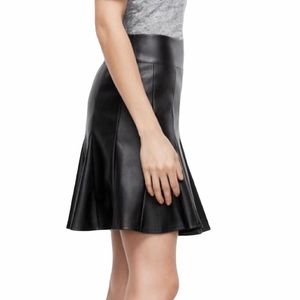 ANN TAYLOR Black Faux Leather Flounce Skirt